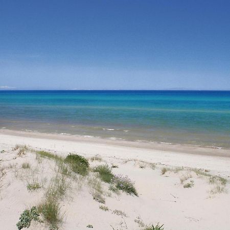 Trilo Beach Monte Nai Exteriör bild