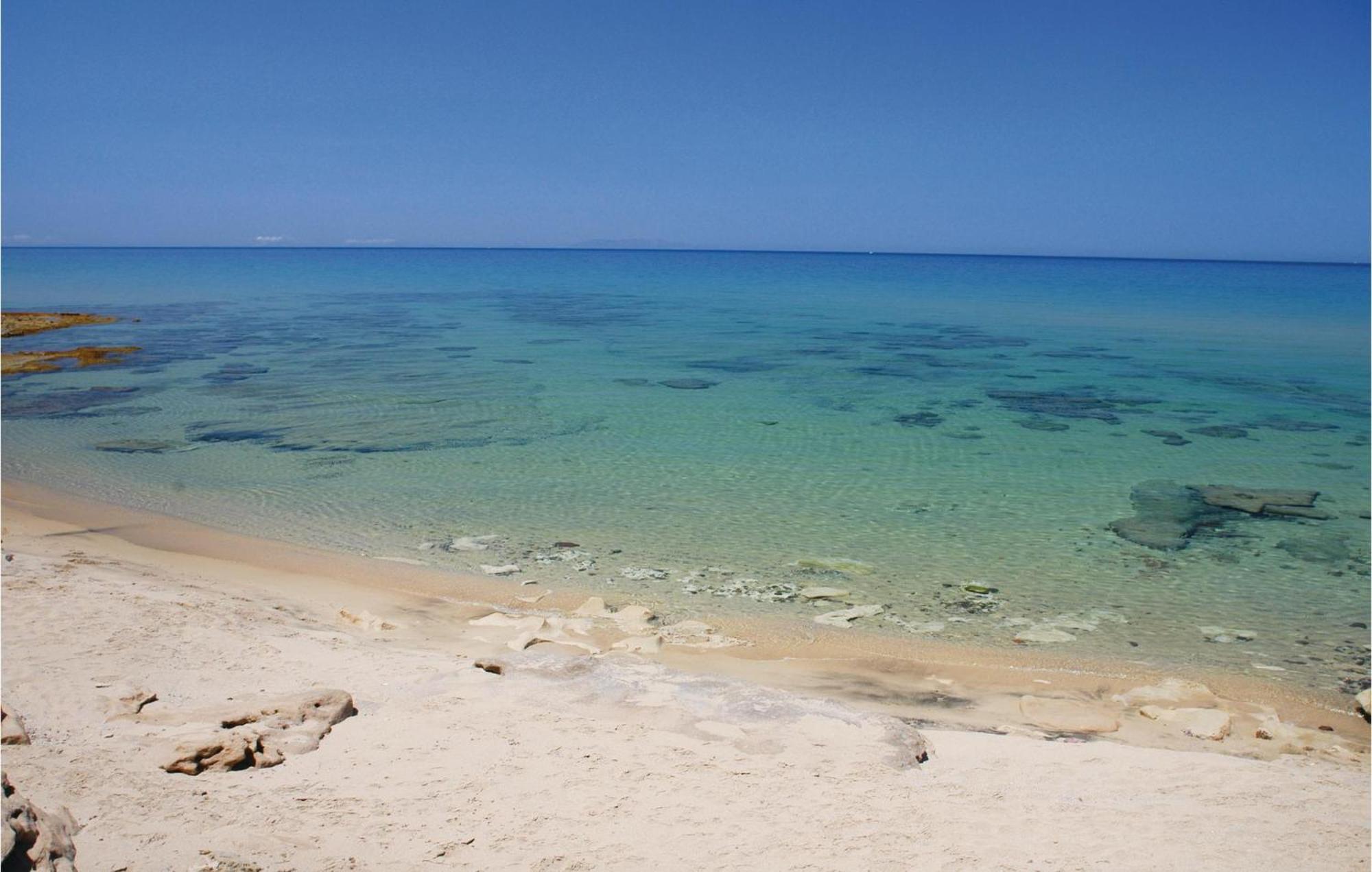 Trilo Beach Monte Nai Exteriör bild